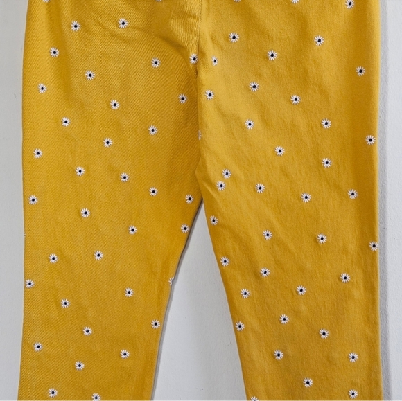 📌152 OLD NAVY EMBROIDERED FLOWERS PIXIE ANKLE YELLOW PANTS WOMEN'S SIZE 4 - Picture 5 of 9